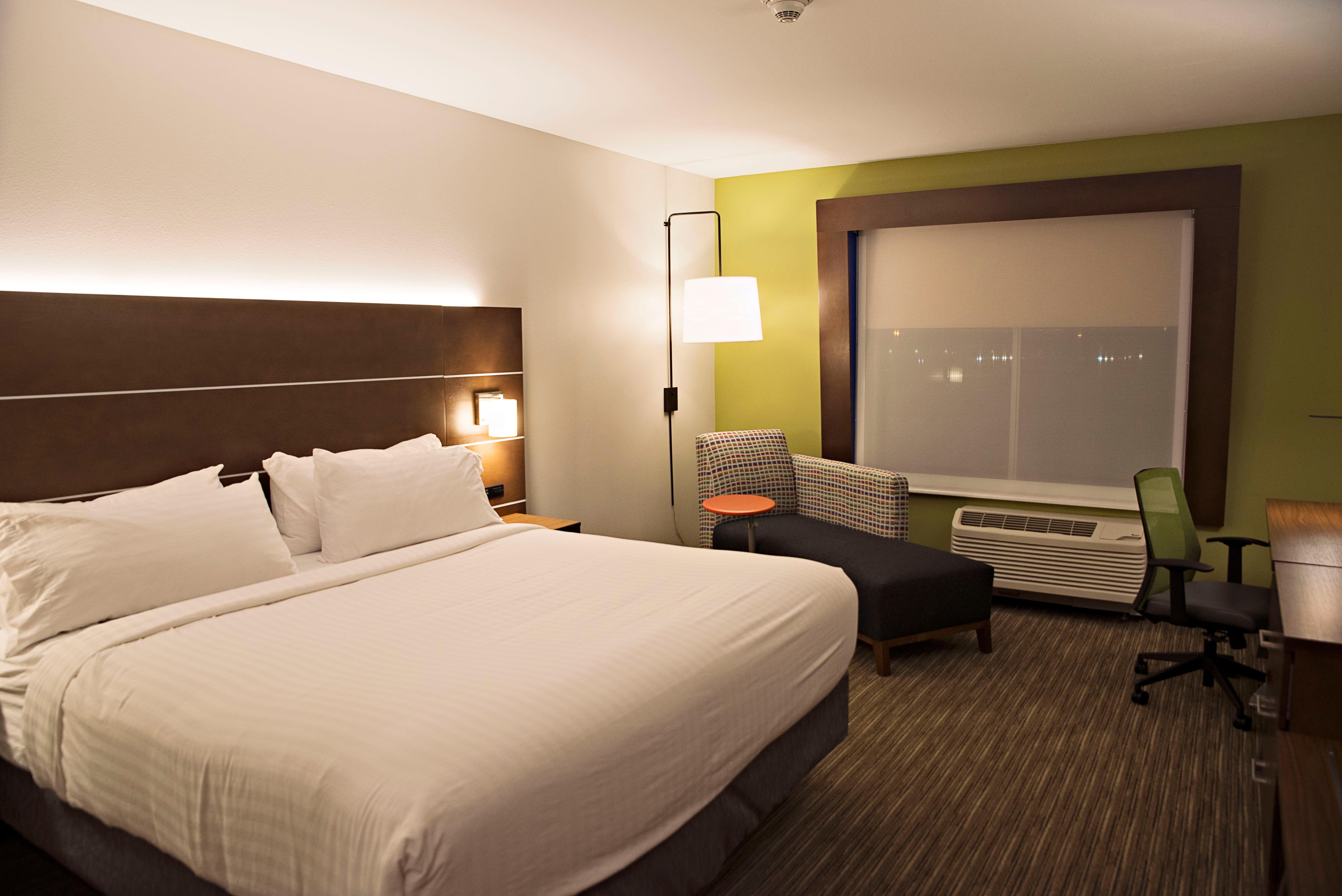 Holiday Inn Express & Suites - Rantoul By Ihg Bagian luar foto