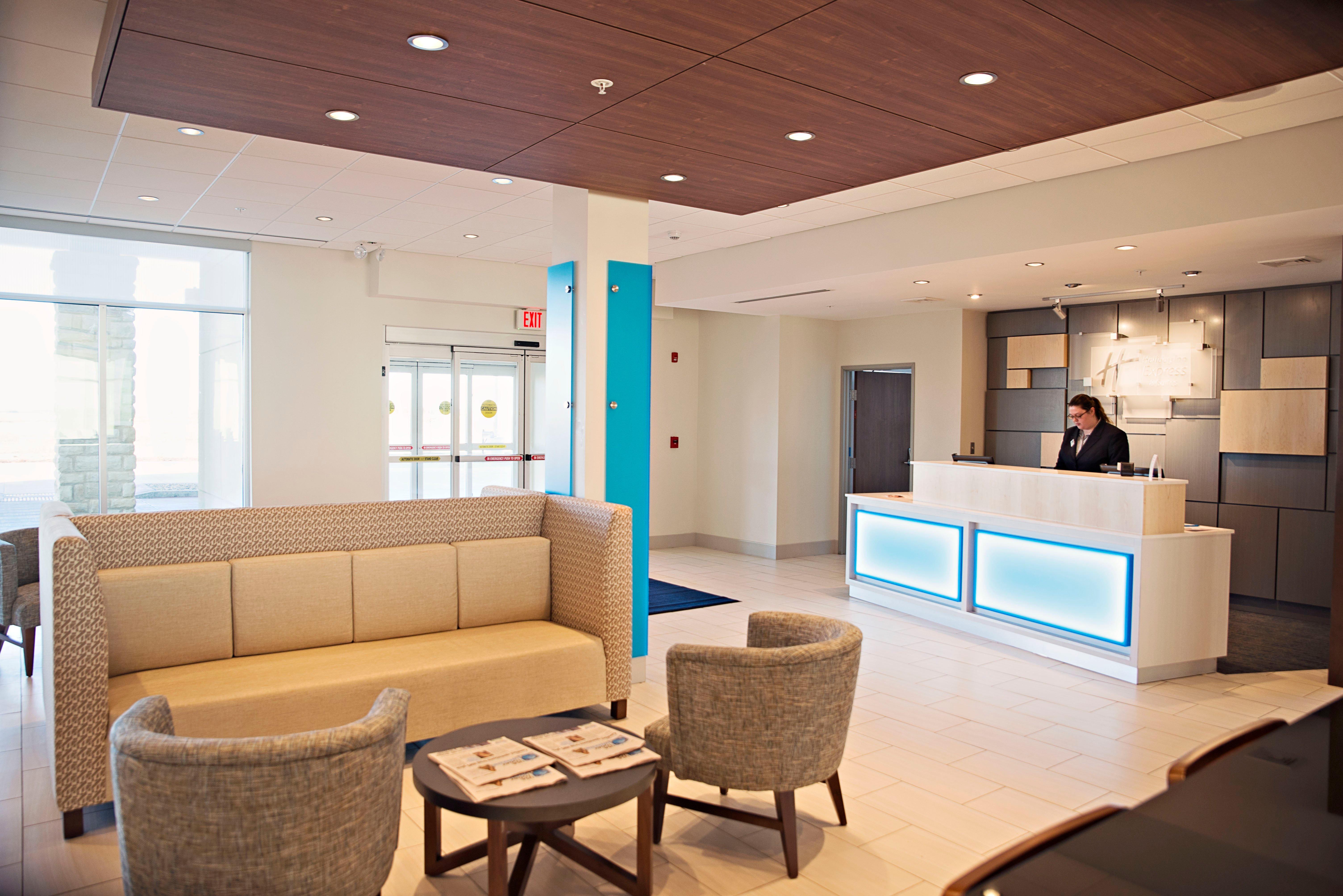 Holiday Inn Express & Suites - Rantoul By Ihg Bagian luar foto