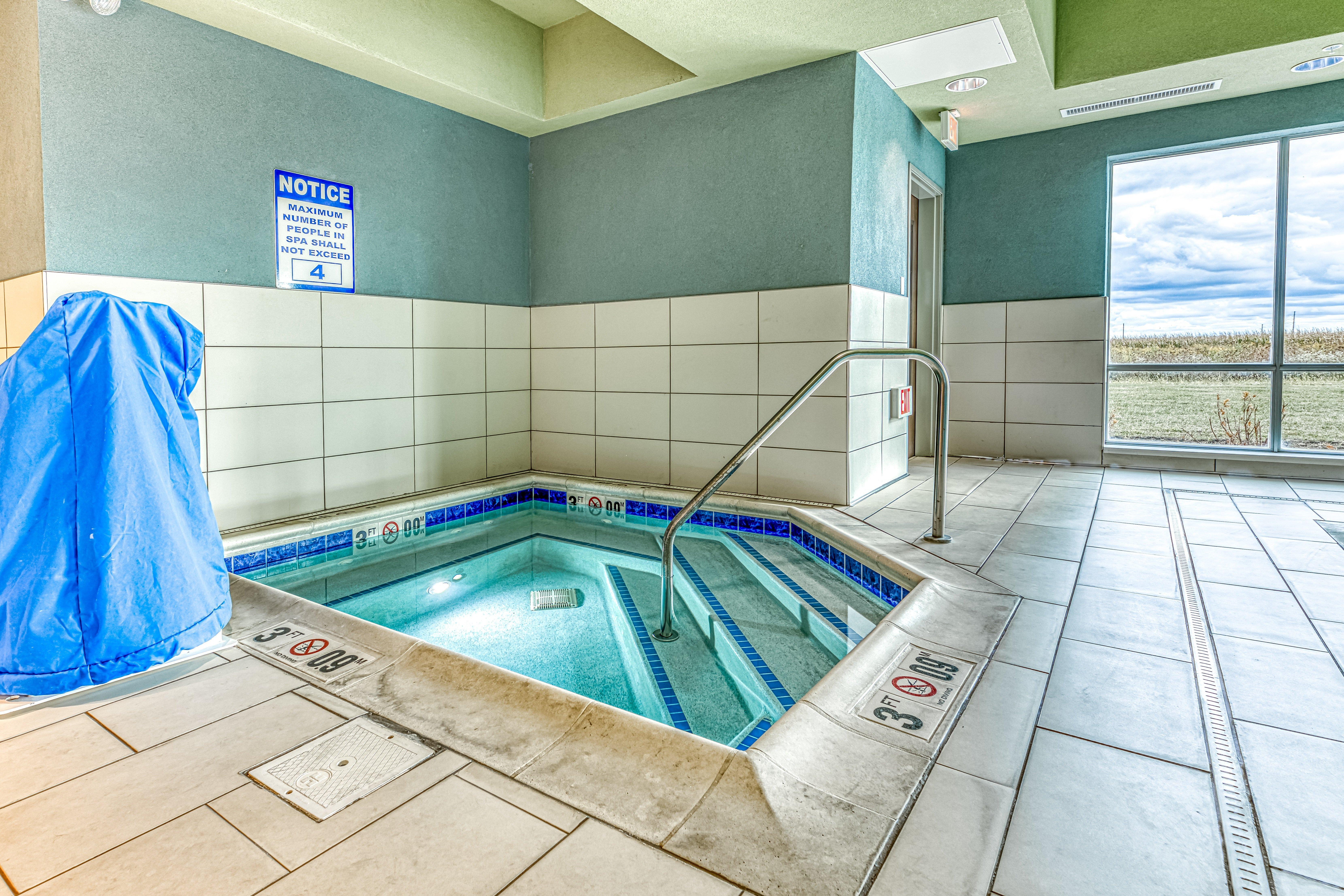 Holiday Inn Express & Suites - Rantoul By Ihg Bagian luar foto