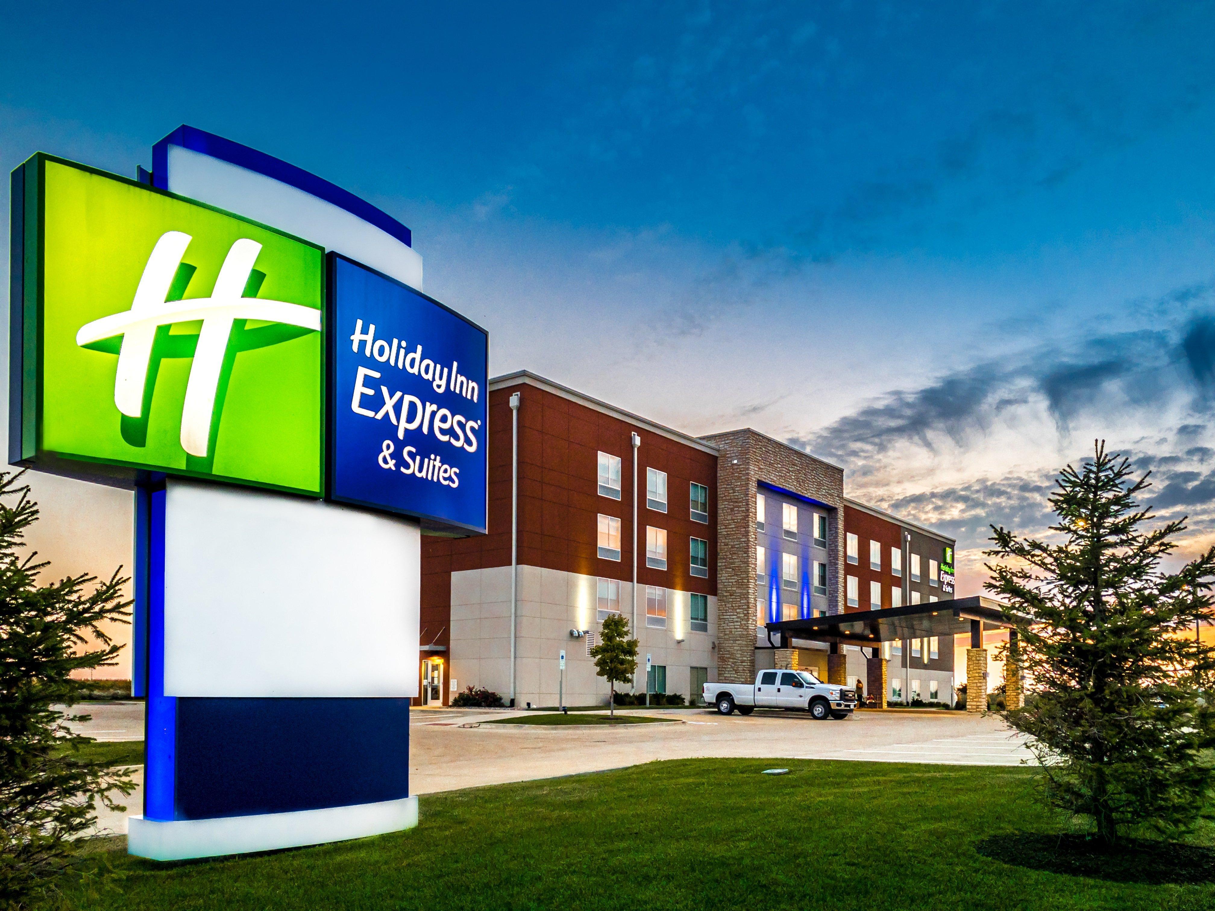 Holiday Inn Express & Suites - Rantoul By Ihg Bagian luar foto