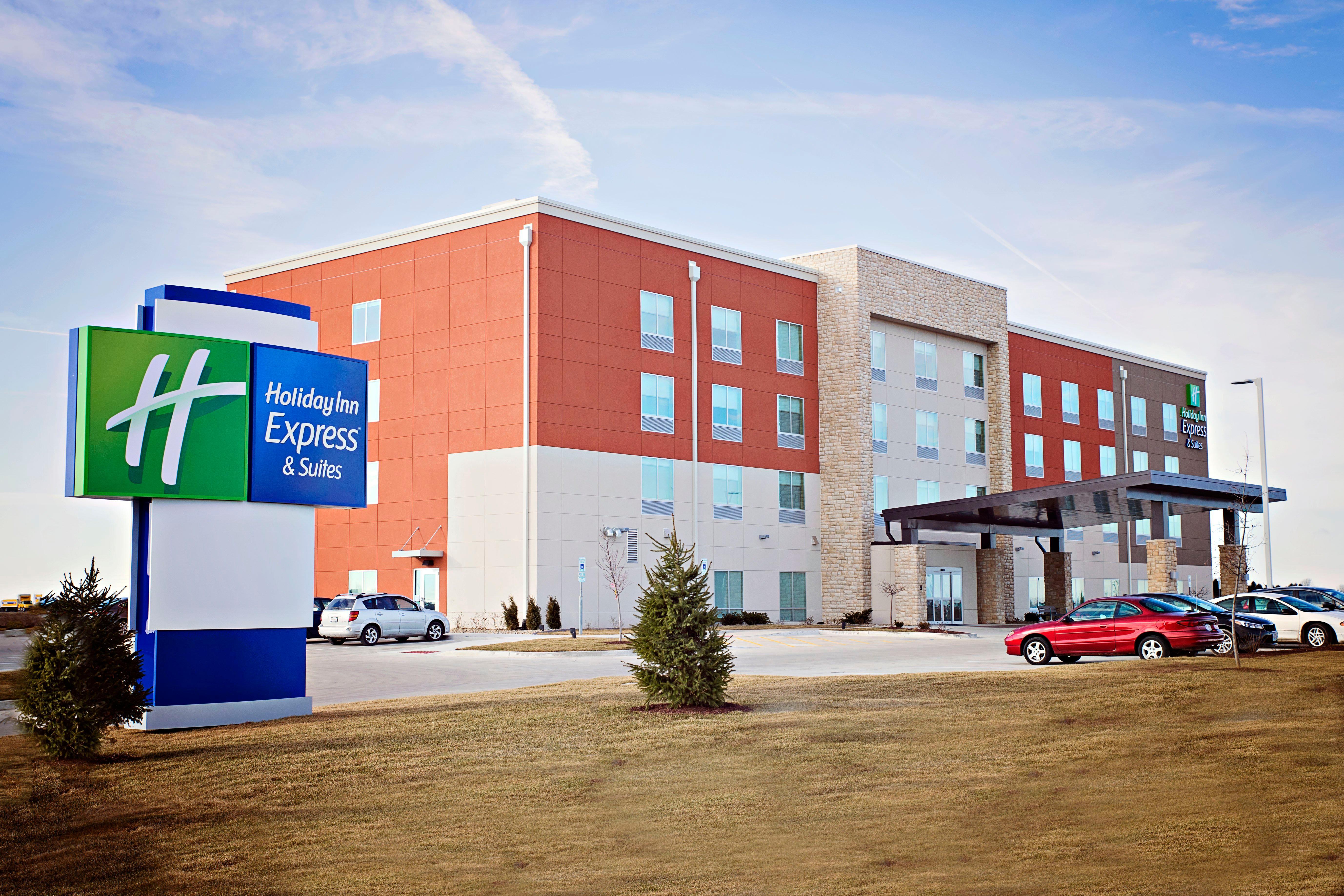 Holiday Inn Express & Suites - Rantoul By Ihg Bagian luar foto