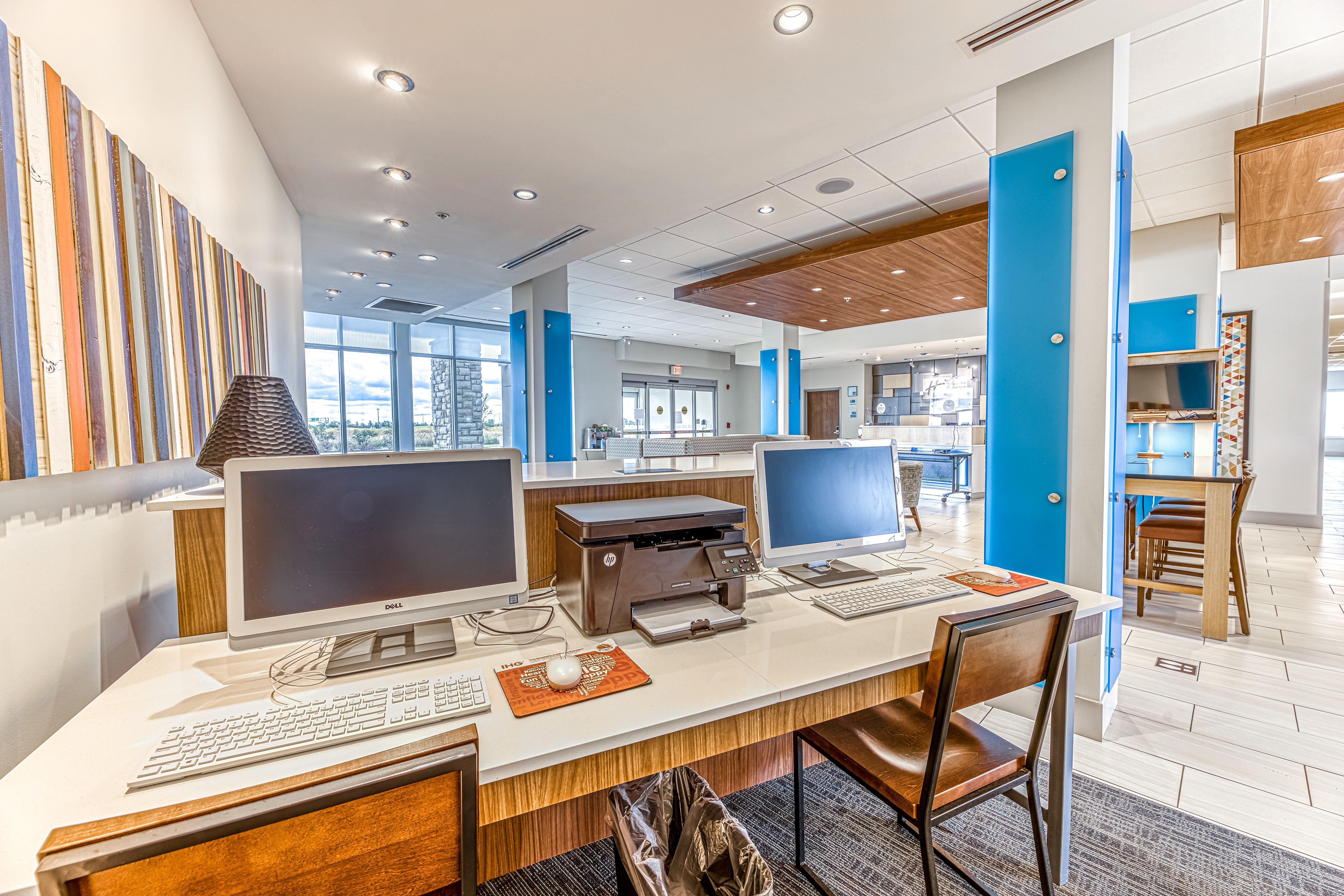 Holiday Inn Express & Suites - Rantoul By Ihg Bagian luar foto