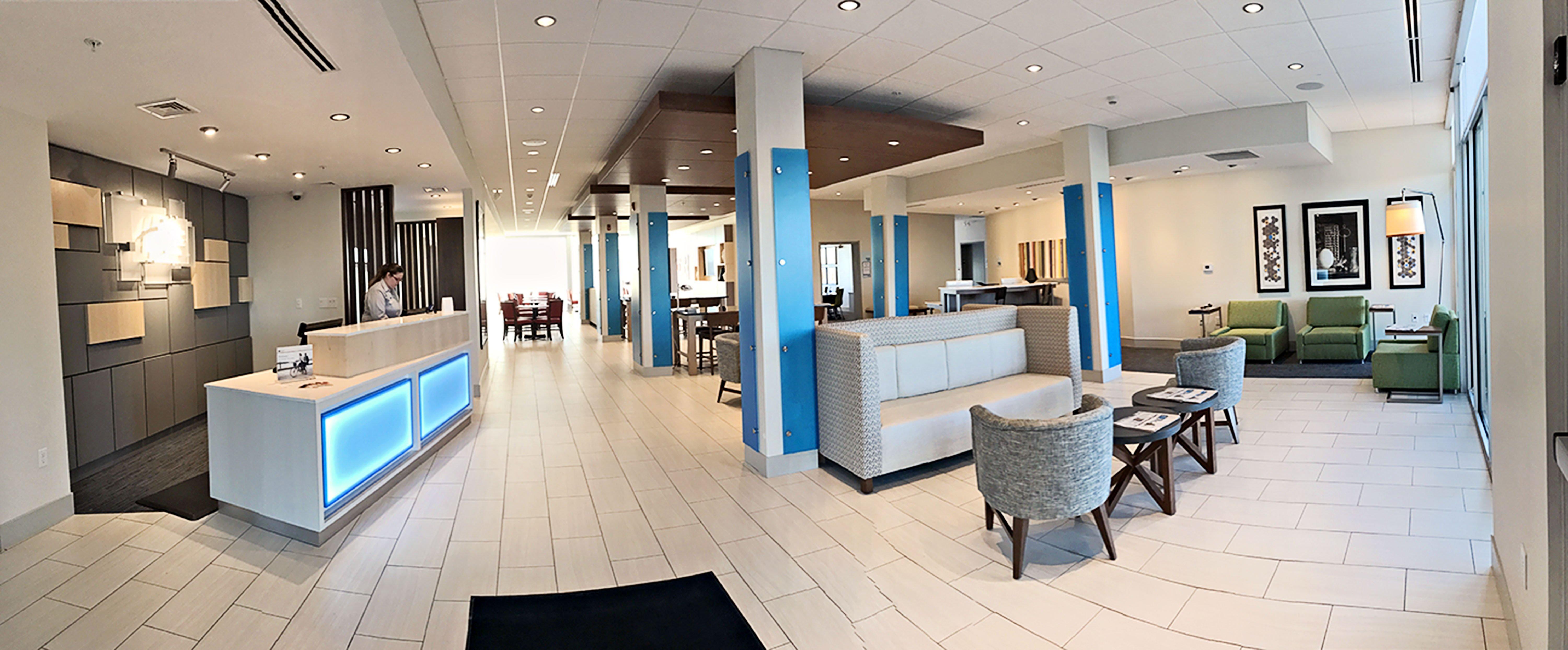 Holiday Inn Express & Suites - Rantoul By Ihg Bagian luar foto
