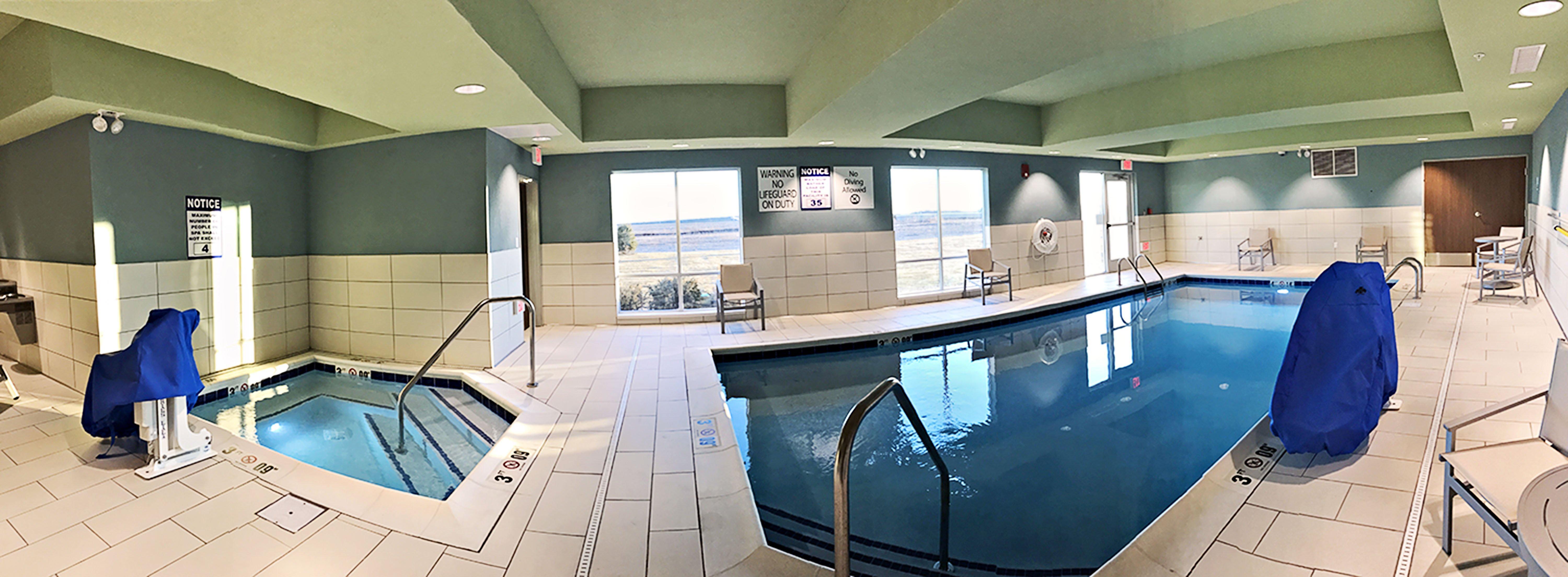 Holiday Inn Express & Suites - Rantoul By Ihg Bagian luar foto