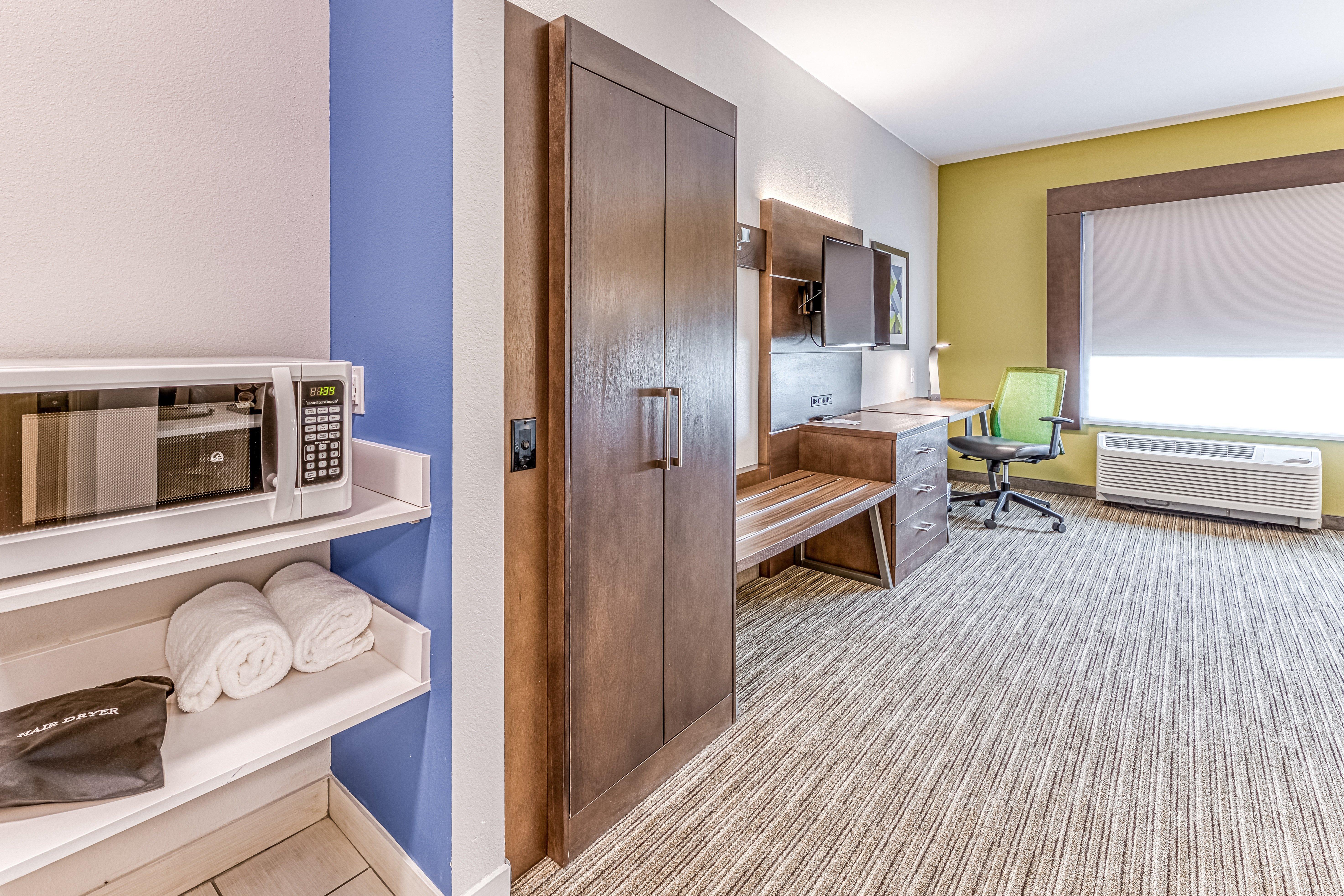 Holiday Inn Express & Suites - Rantoul By Ihg Bagian luar foto