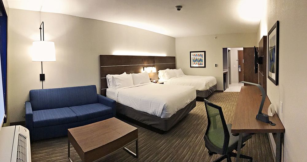 Holiday Inn Express & Suites - Rantoul By Ihg Bagian luar foto