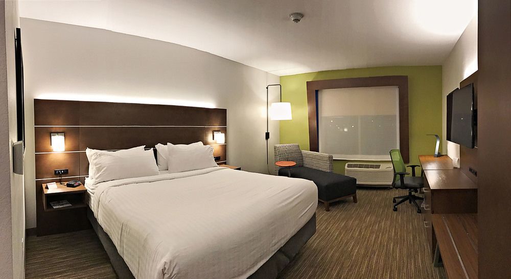Holiday Inn Express & Suites - Rantoul By Ihg Bagian luar foto